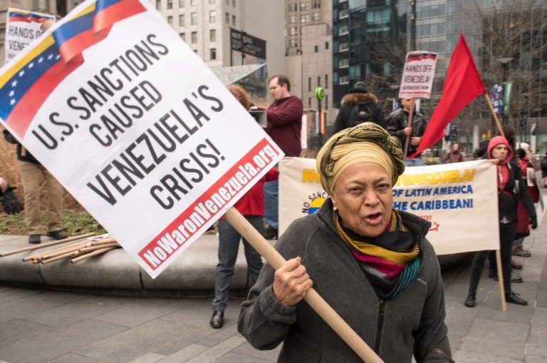 Nuevas sanciones a Venezuela ahorcan,  pero no matan