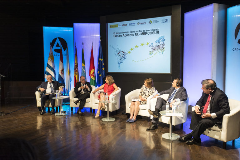 America Latina y el desarrollo: problemas y oportunidades