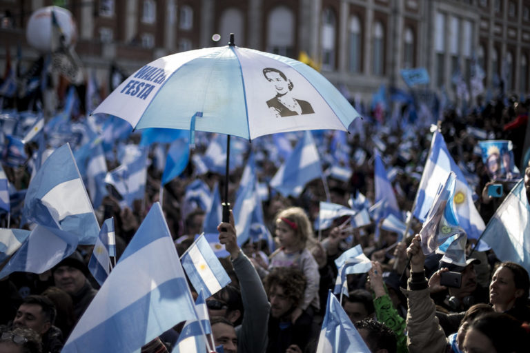 ¿Hay ballottage? Cansancio con “macrismo vs kirchnerismo”