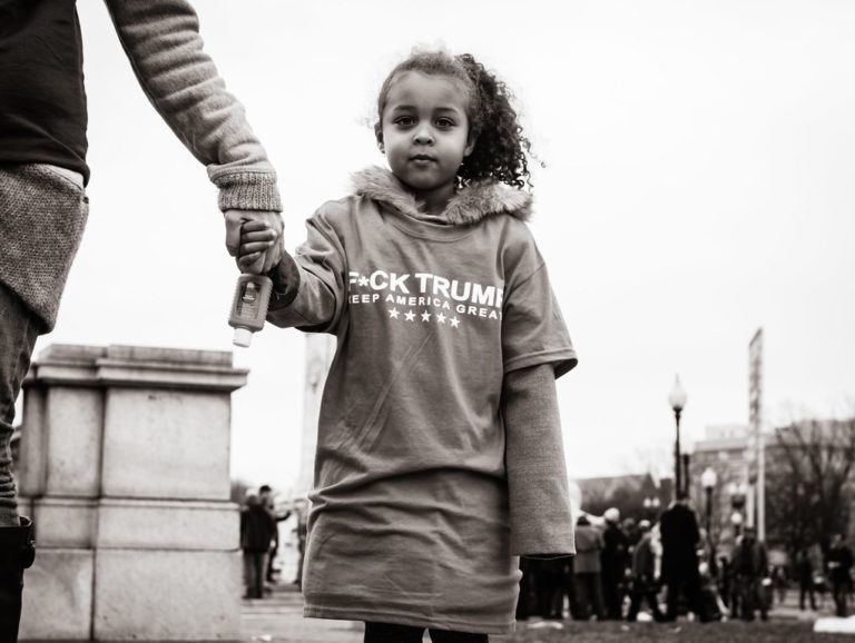 Trump encabeza campaña de retroceso