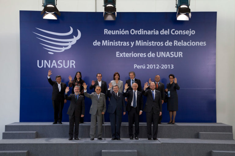 Suramérica: desintegración económica y política