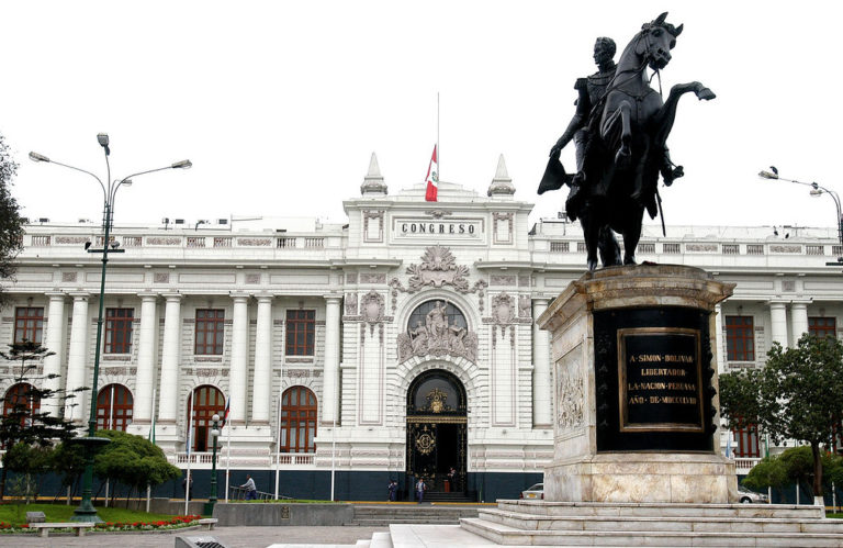 Una nueva Constitución y una Segunda República para Perú