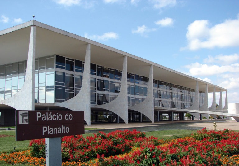 El aislamiento de Brasil en la lucha contra el Covid-19