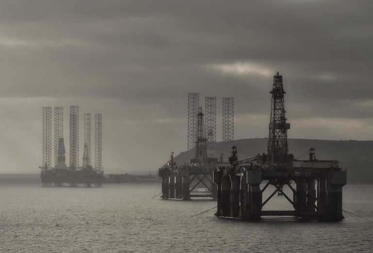 ¿Se cortará la canilla libre del petróleo?