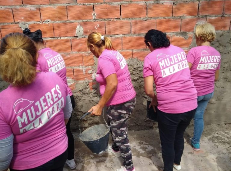 La acción social de las mujeres y la rigidez gubernamental