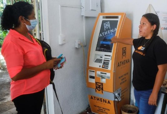 Bitcoin in El Salvador: Economic policy or political marketing?
