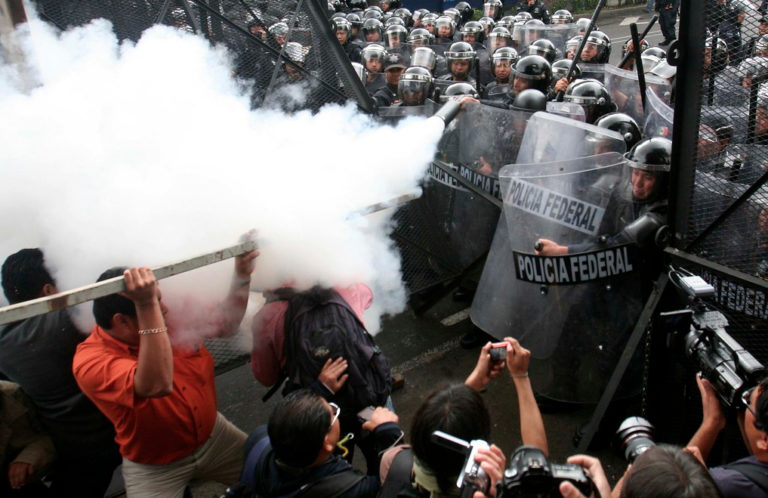 Polarización a la alza, confianza a la baja