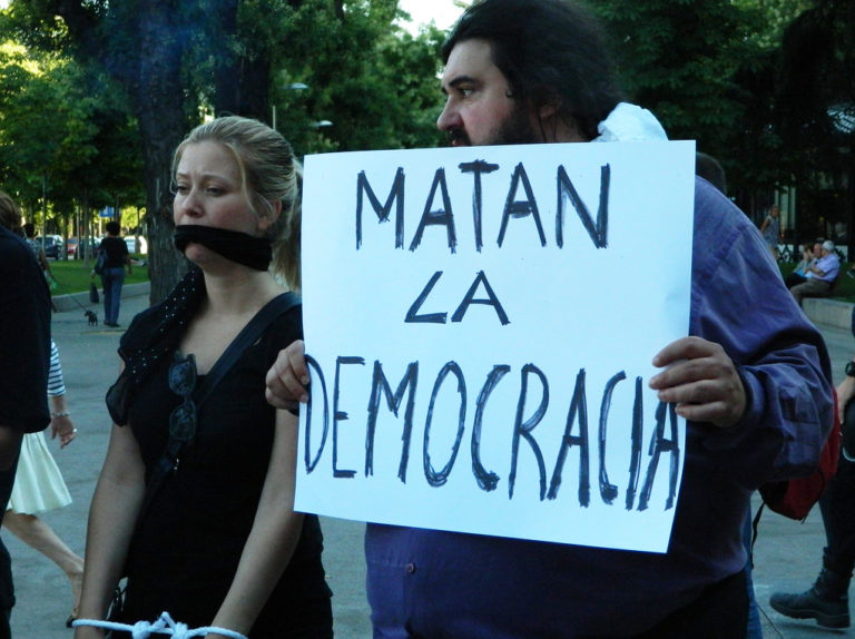 Apuntes sobre la valoración de la democracia y las instituciones