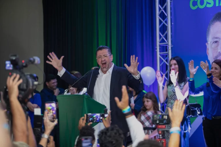 Costa Rica: Chaves forma su gobierno mediante métodos privados