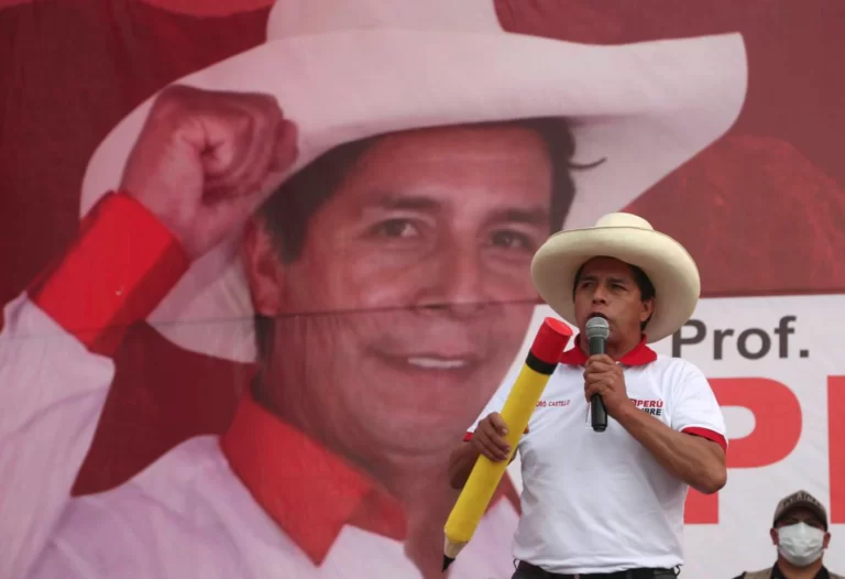 Pedro Castillo, ante el despeñadero