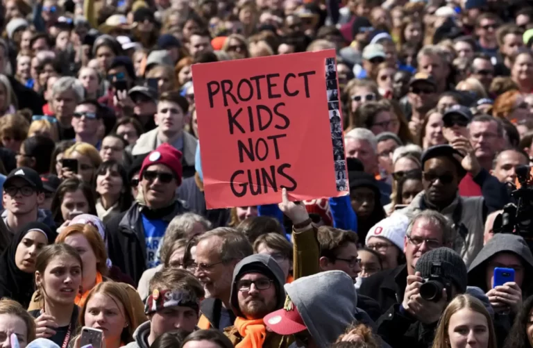 Uvalde, Búfalo y el delirio estadounidense de las armas