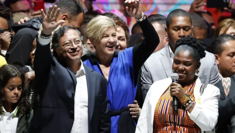 ¿Qué deben aprender Petro y Márquez de Venezuela?