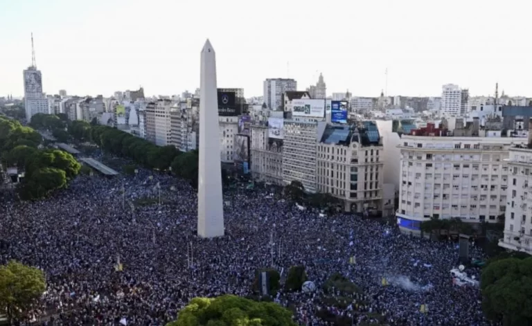 Entre pasiones y delirios latinoamericanos: Fútbol, Mundial y política