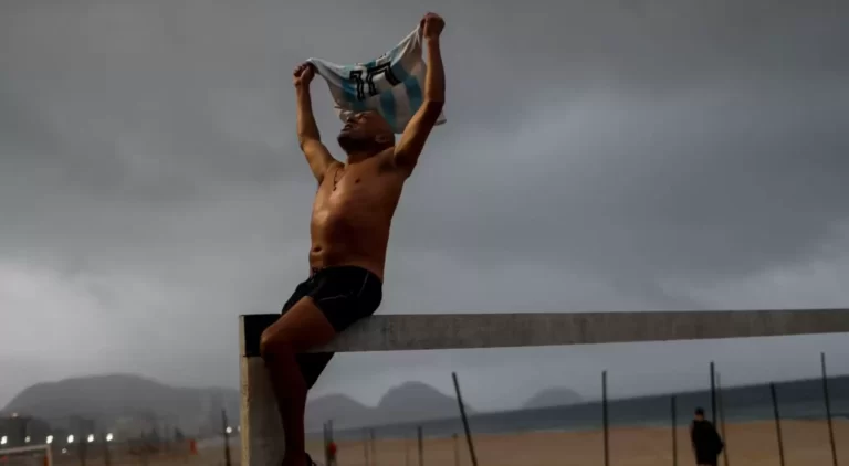 Messi, la (des)territorialización del festejo y las redes sociales