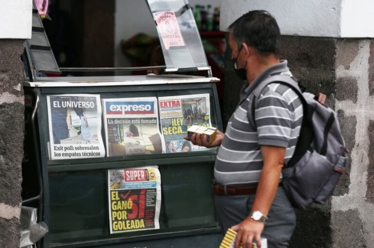 La consulta y las elecciones en Ecuador: el tiro por la culata