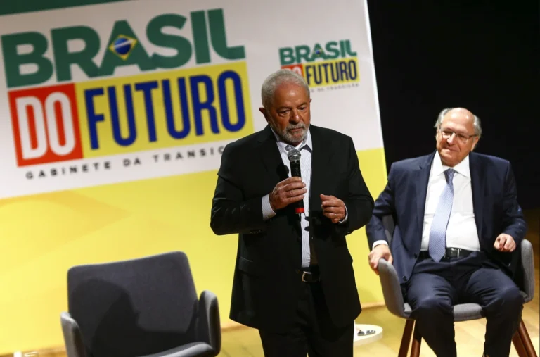 O Brasil de volta ao mundo por meio do poder da literatura