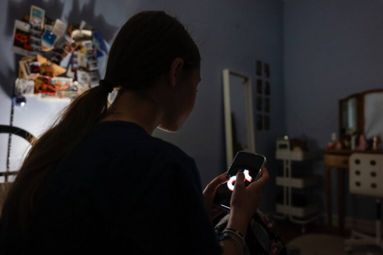Sem regulação, plataformas digitais ampliam conflitos sociais e deturpam conceitos de liberdade e democracia