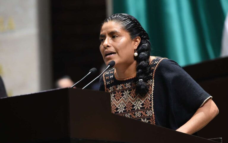 Mulheres indígenas na política latino-americana: democracia formal, exclusão real