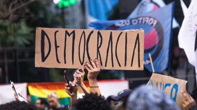As expectativas não-cumpridas da democracia na América Latina