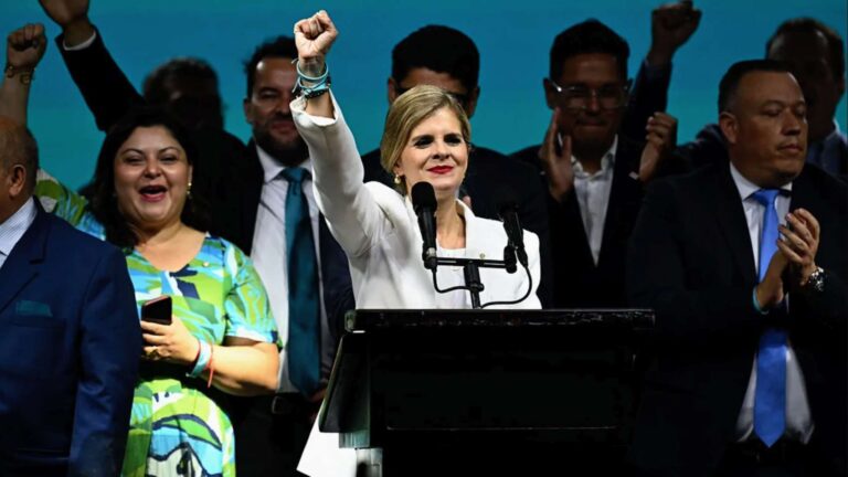 Costa Rica: Está nascendo a Terceira República?