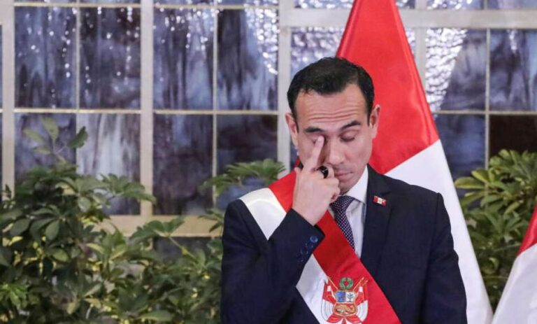 Durou pouco: Peru volta a ficar sem presidente