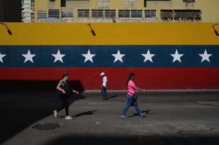 O pós-Maduro e os perigos das transições “rápidas”: o que a América Latina pode aprender com o Oriente Médio e a Ásia