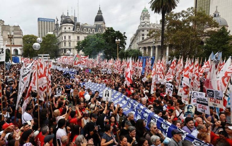 Do “Nunca Mais” até hoje: as ruas desafiam a reescrita da ditadura