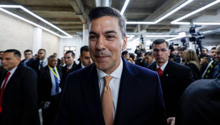 Paraguai: quando um líder se torna maior que seu partido
