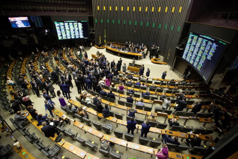 Eleitoras, votadas e não eleitas no Brasil