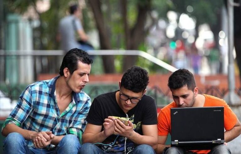 A nova promessa eleitoral na América Latina: conectar já não basta